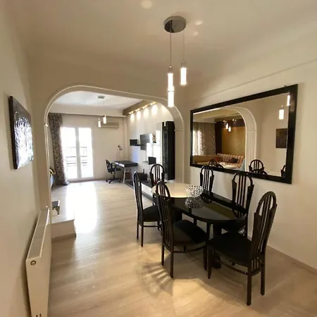 Spuare Apartment